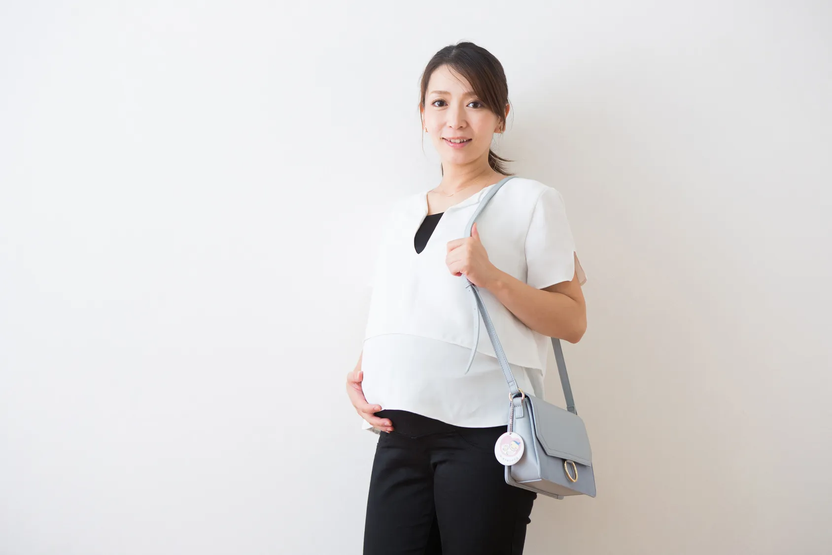 通勤する妊婦
