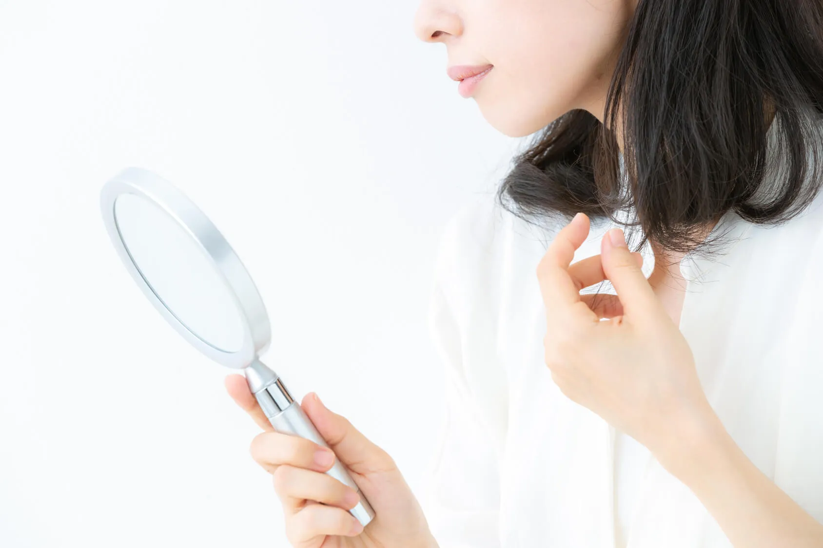 産後の抜け毛の原因は？いますぐできる対策とおすすめのシャンプー＆育毛剤