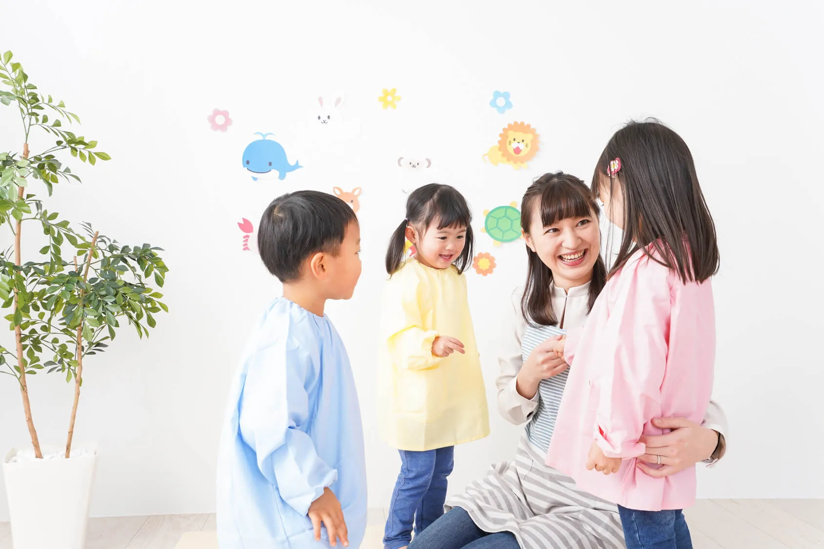 子供と遊ぶ先生