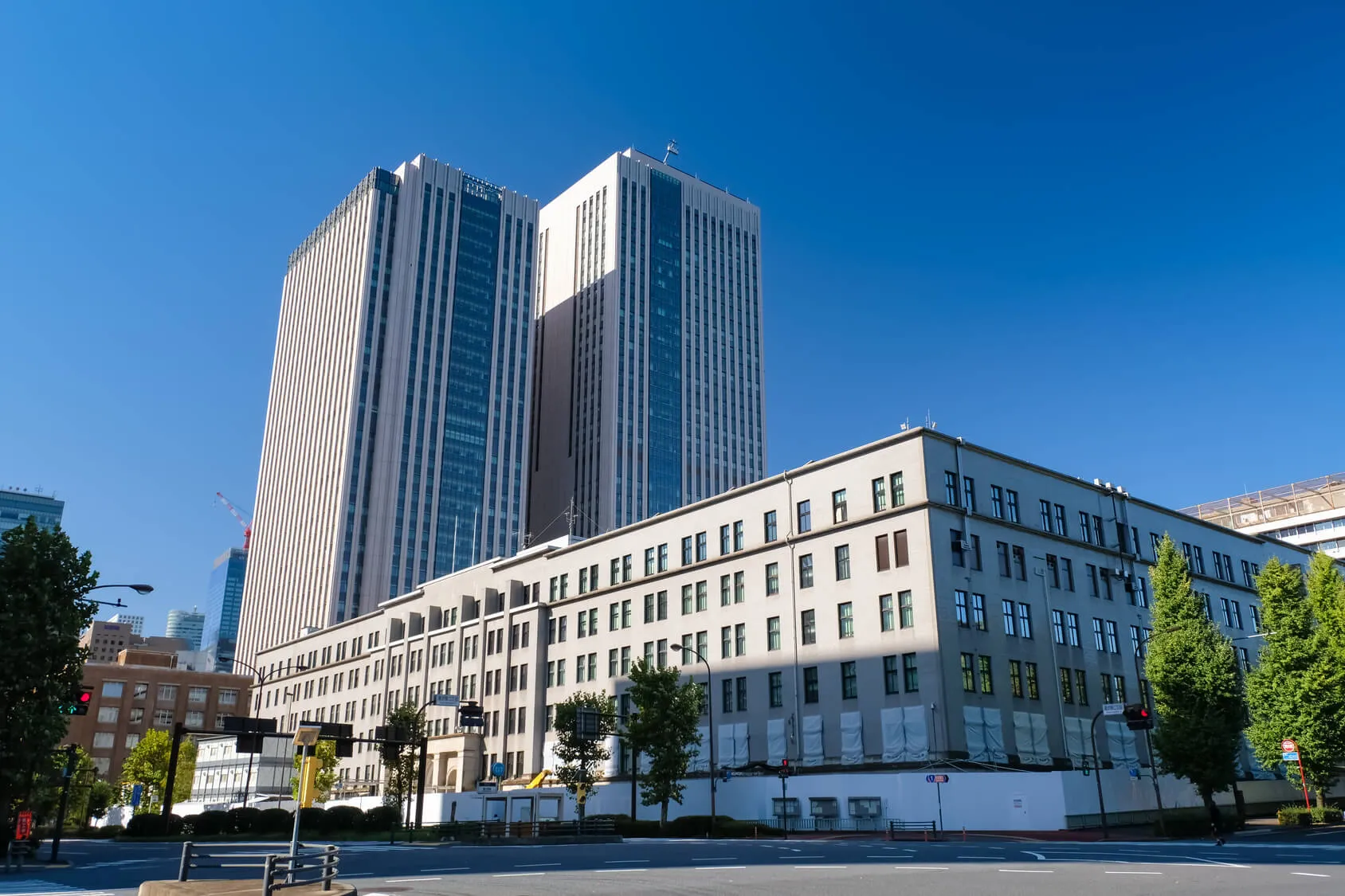 政府「年金が足りないので、自分で貯金して下さい」 国民「年金返せ！」と批判殺到！
