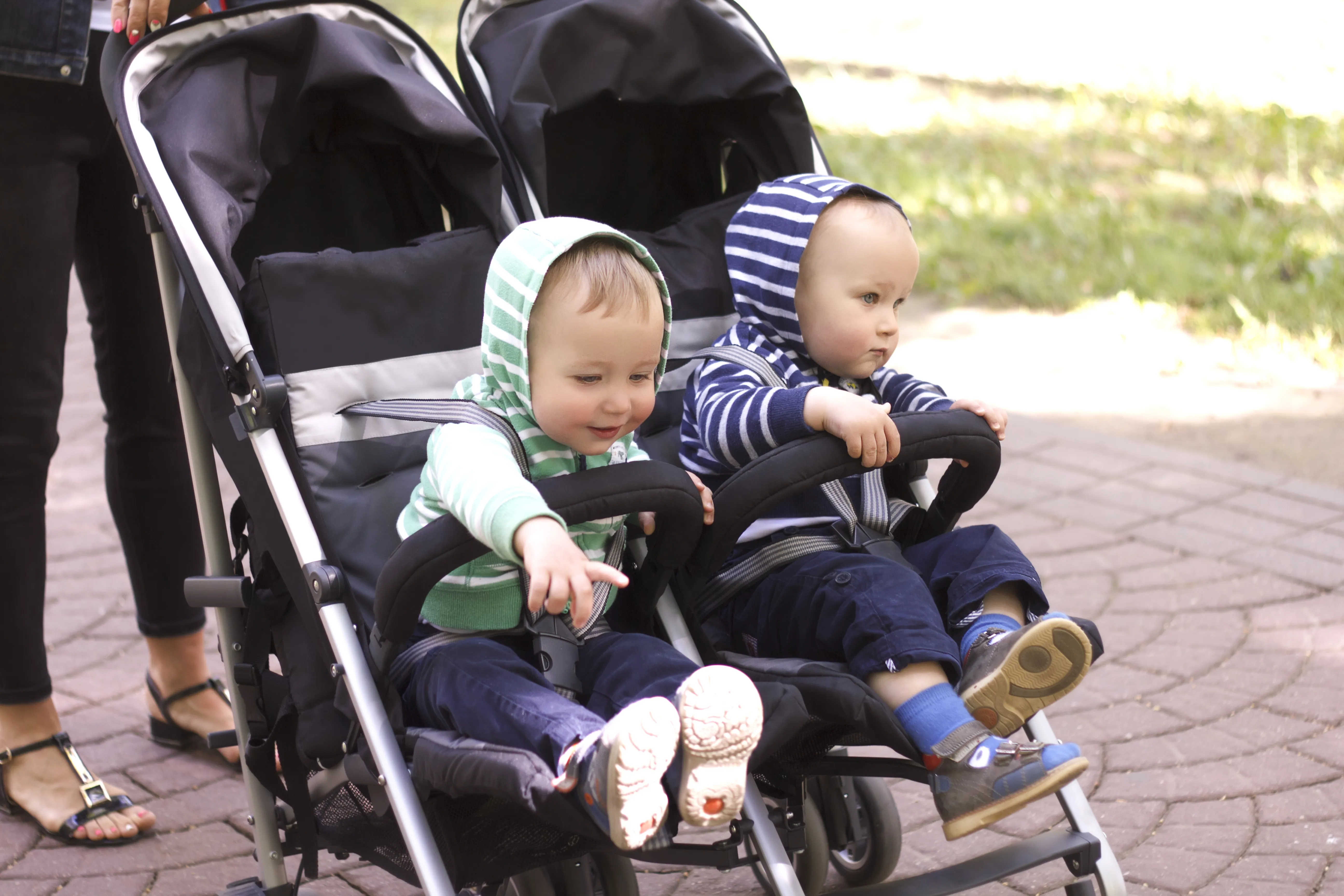 双子以上の家庭の９割が「外出がつらい」と回答•••環境改善を訴えるも時間がかかりそう&#8230;