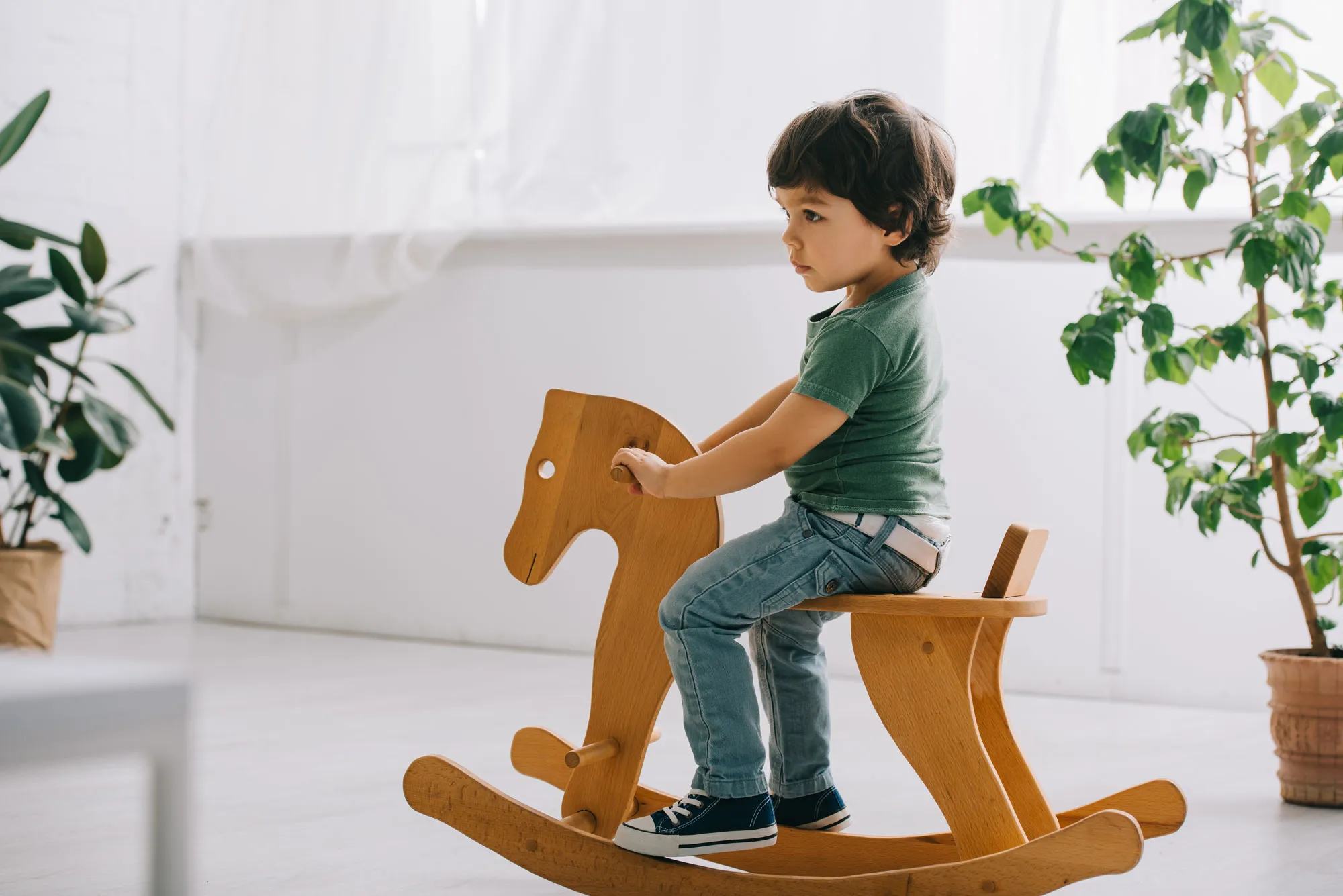 いつの時代も人気！子供のバランス感覚を養うおすすめの木馬＆ロッキングトイ