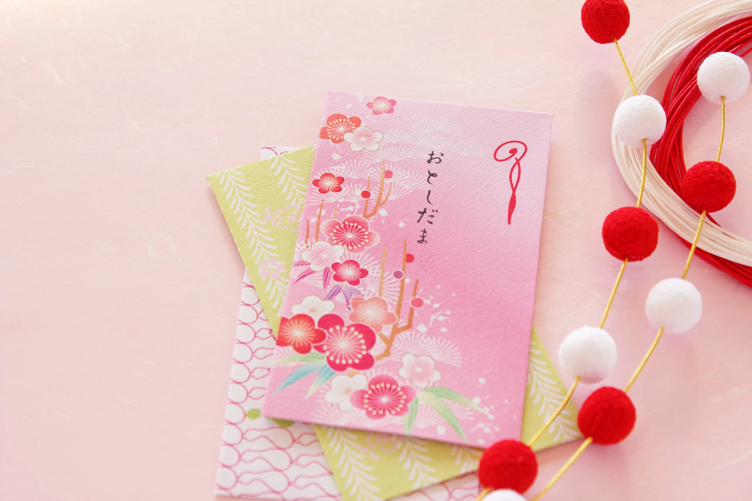 赤ちゃんにもお年玉はあげるべき？　年齢によって変わる金額の相場などを紹介！