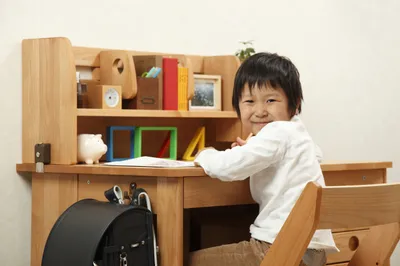 小学校入学に準備したい学習机おすすめ9選！「リビング学習」vs「学習机」どっち？