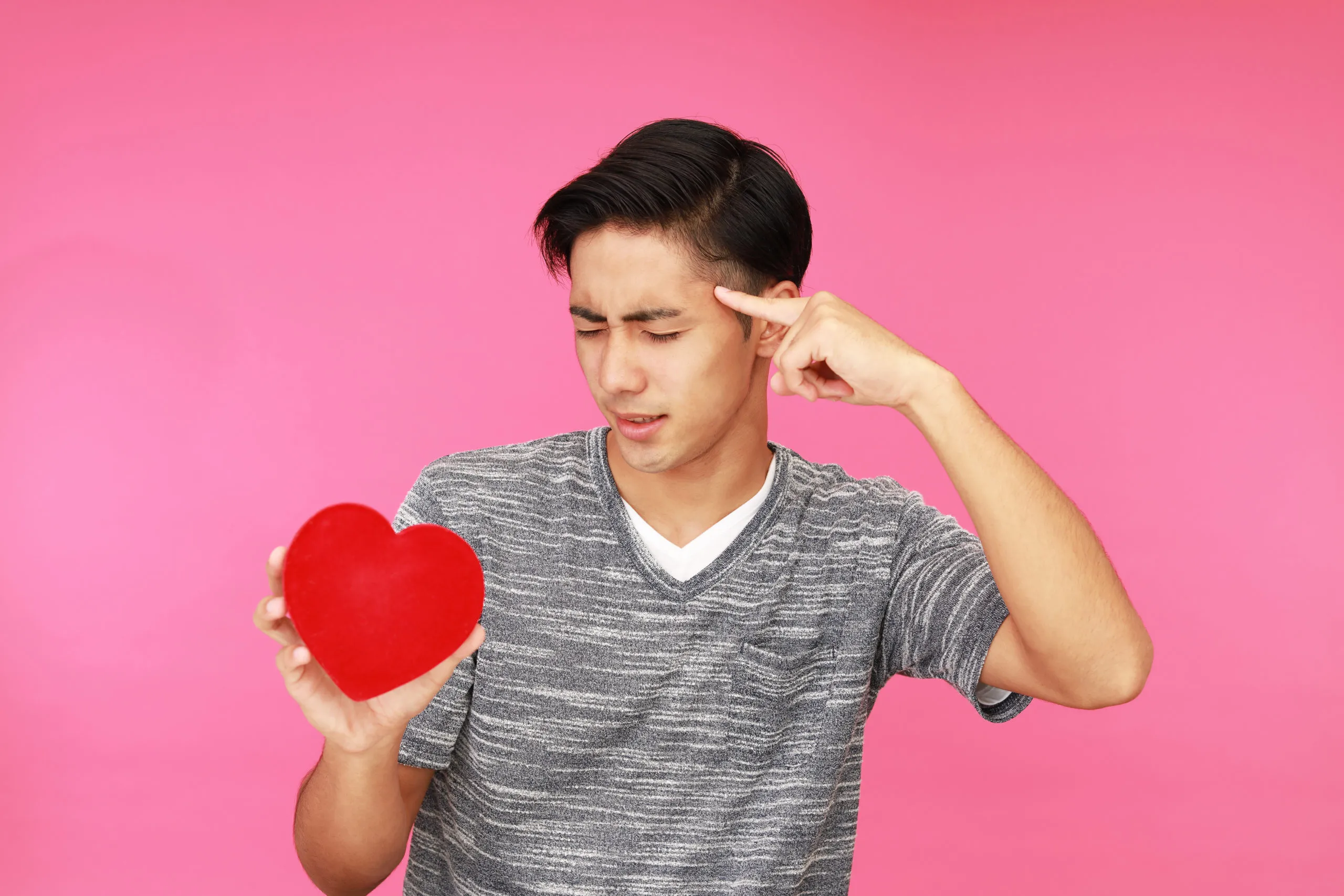 20代男性の４割が交際経験なし？！「ゲームの方が楽しい」「同性の友達の方が楽」など納得の意見