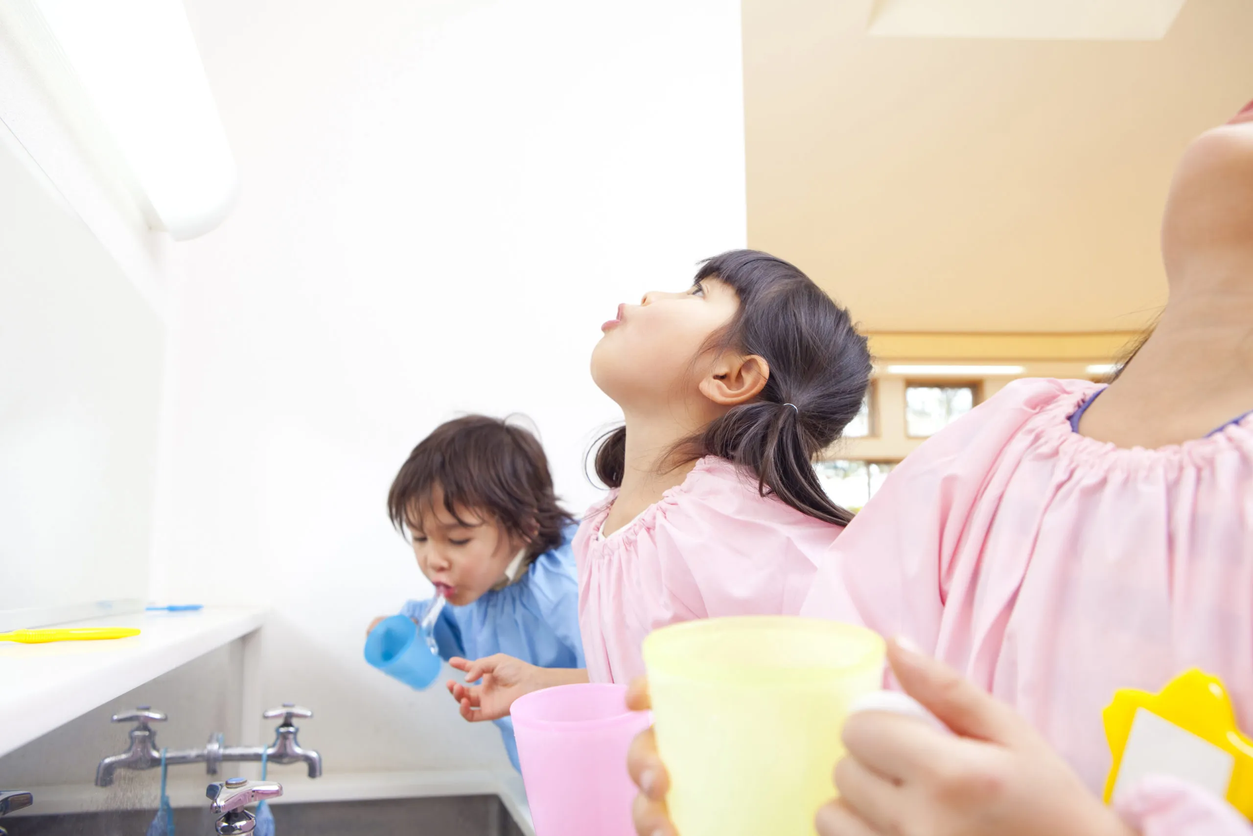 ウイルスや菌を予防するうがいはまず「ブクブク」から！正しいうがいの方法のススメ