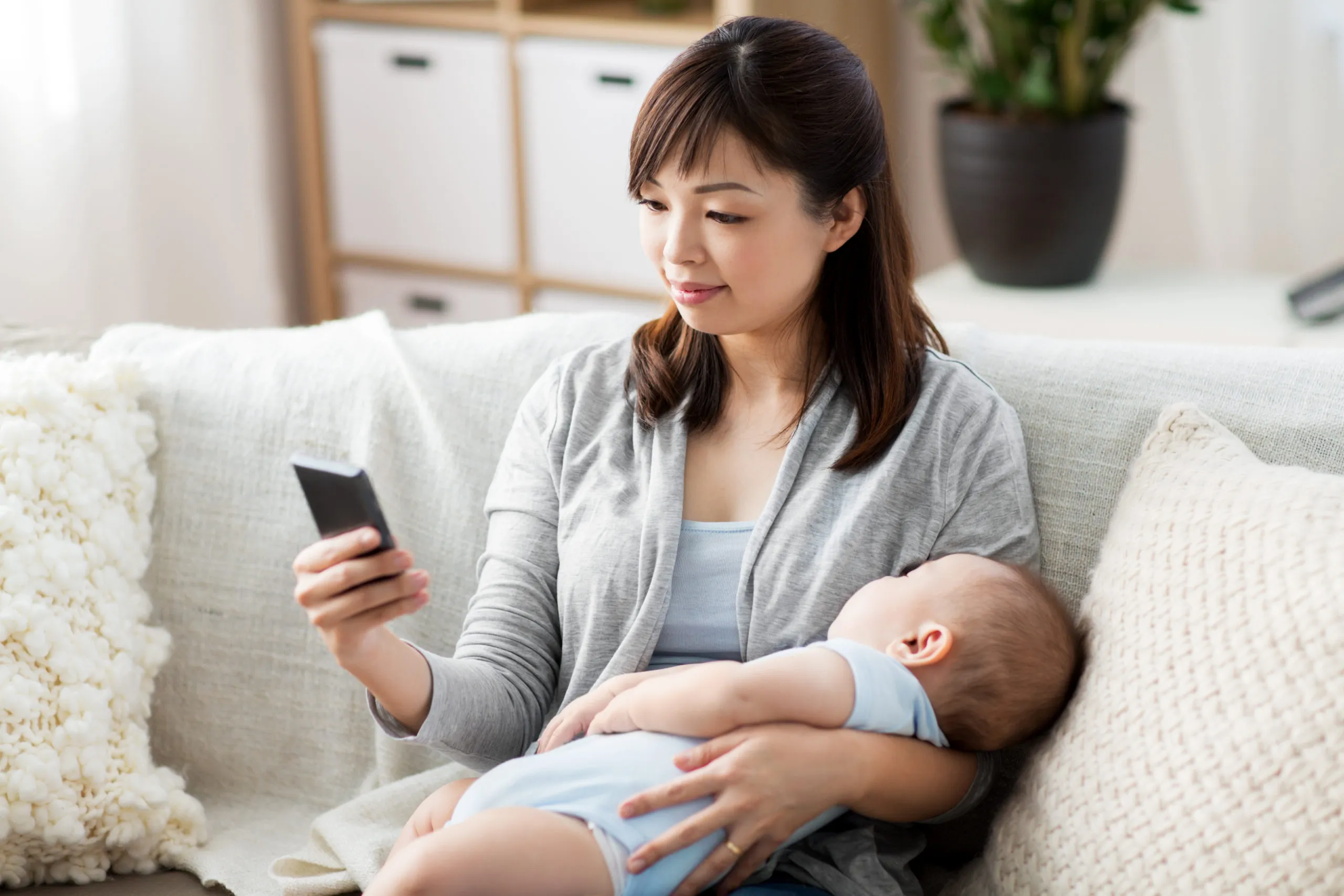 【外出自粛の親へ】ベビーグッズは通販で購入！赤ちゃん用品を扱うネットショップおすすめの10選
