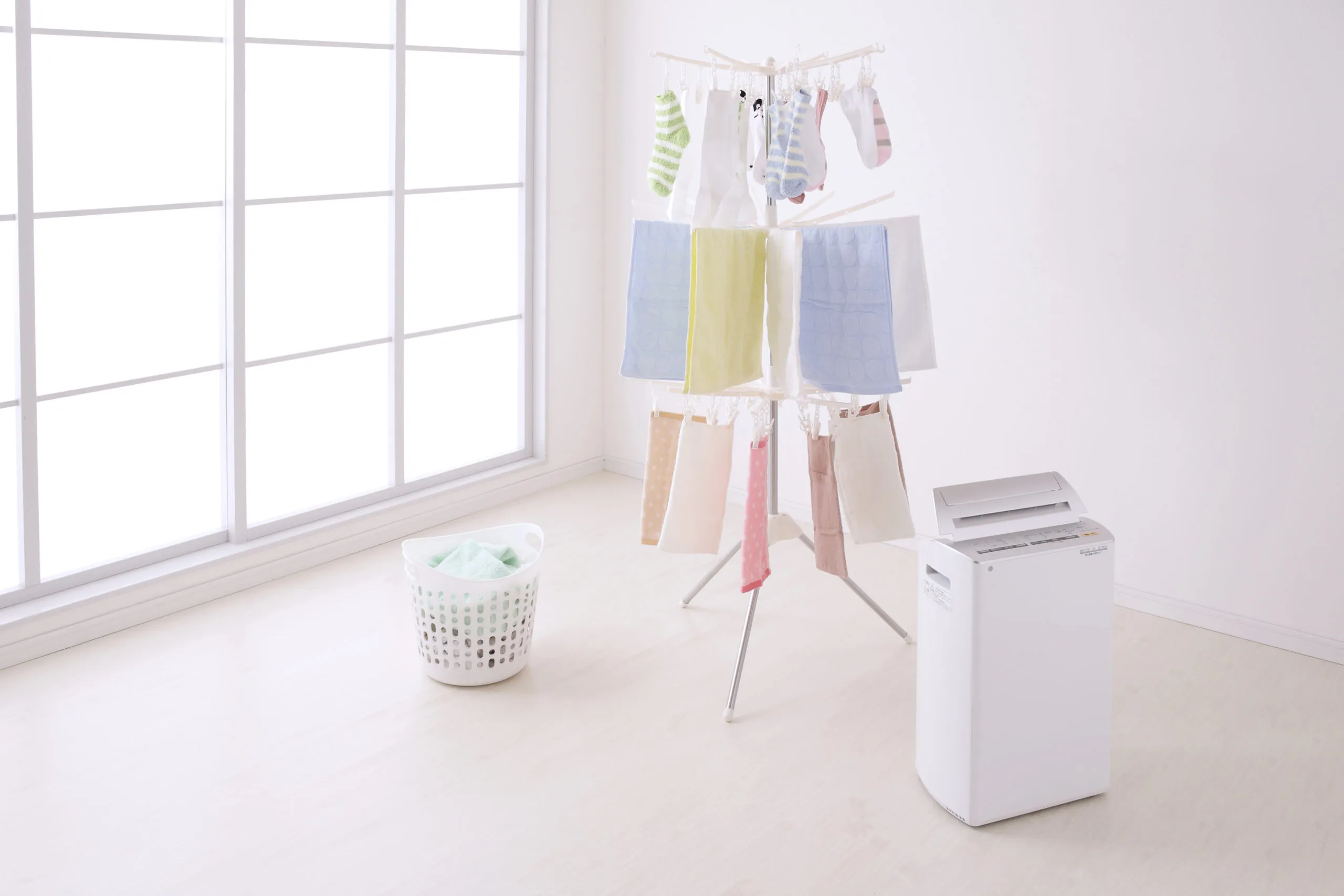 部屋干しのニオイ対策には同じメーカー使いがポイント！おすすめの柔軟剤＆洗剤を紹介