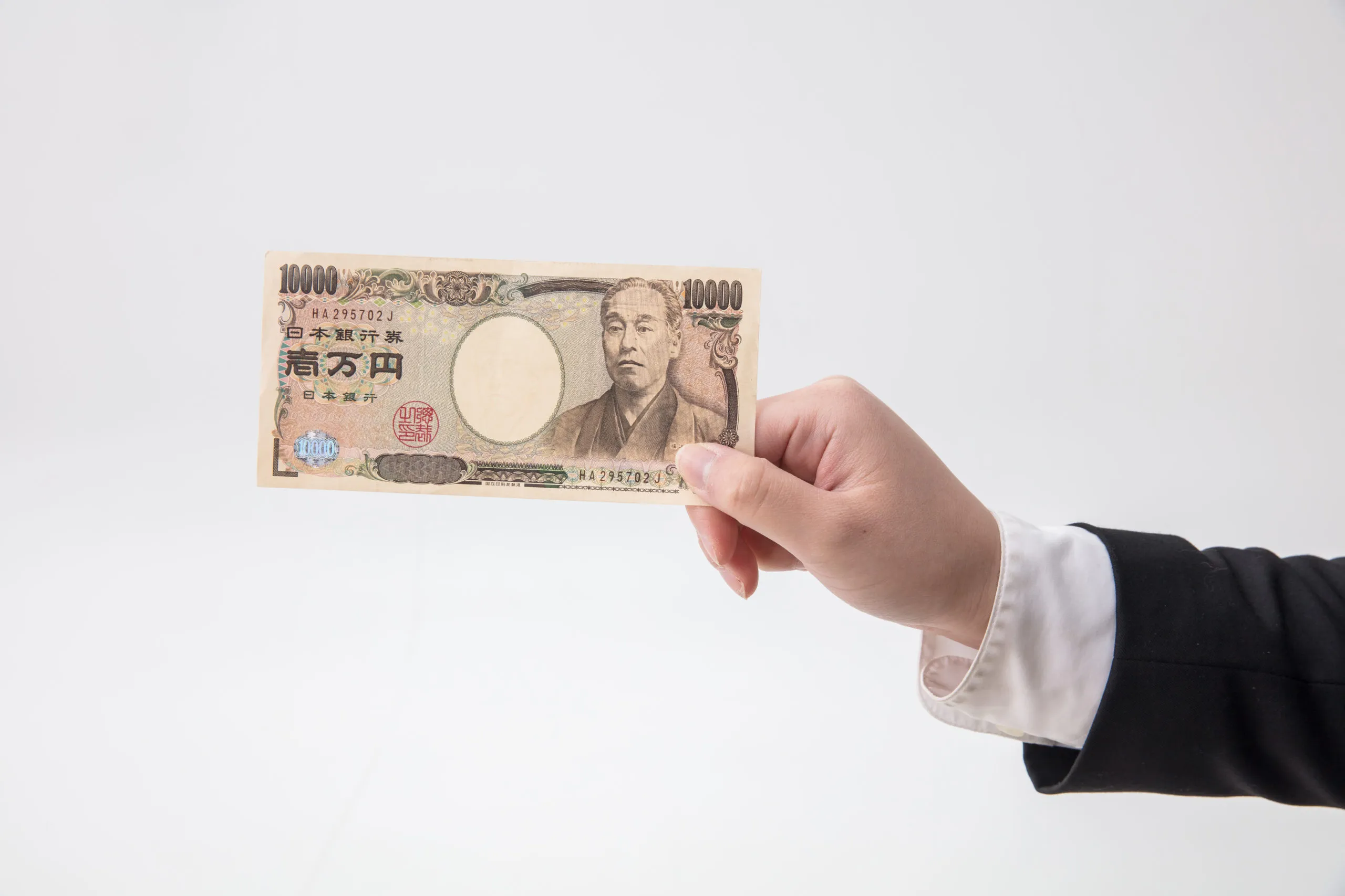 子どもに1人1万円給付「また子育て世帯ばかり優遇」と不満の声も