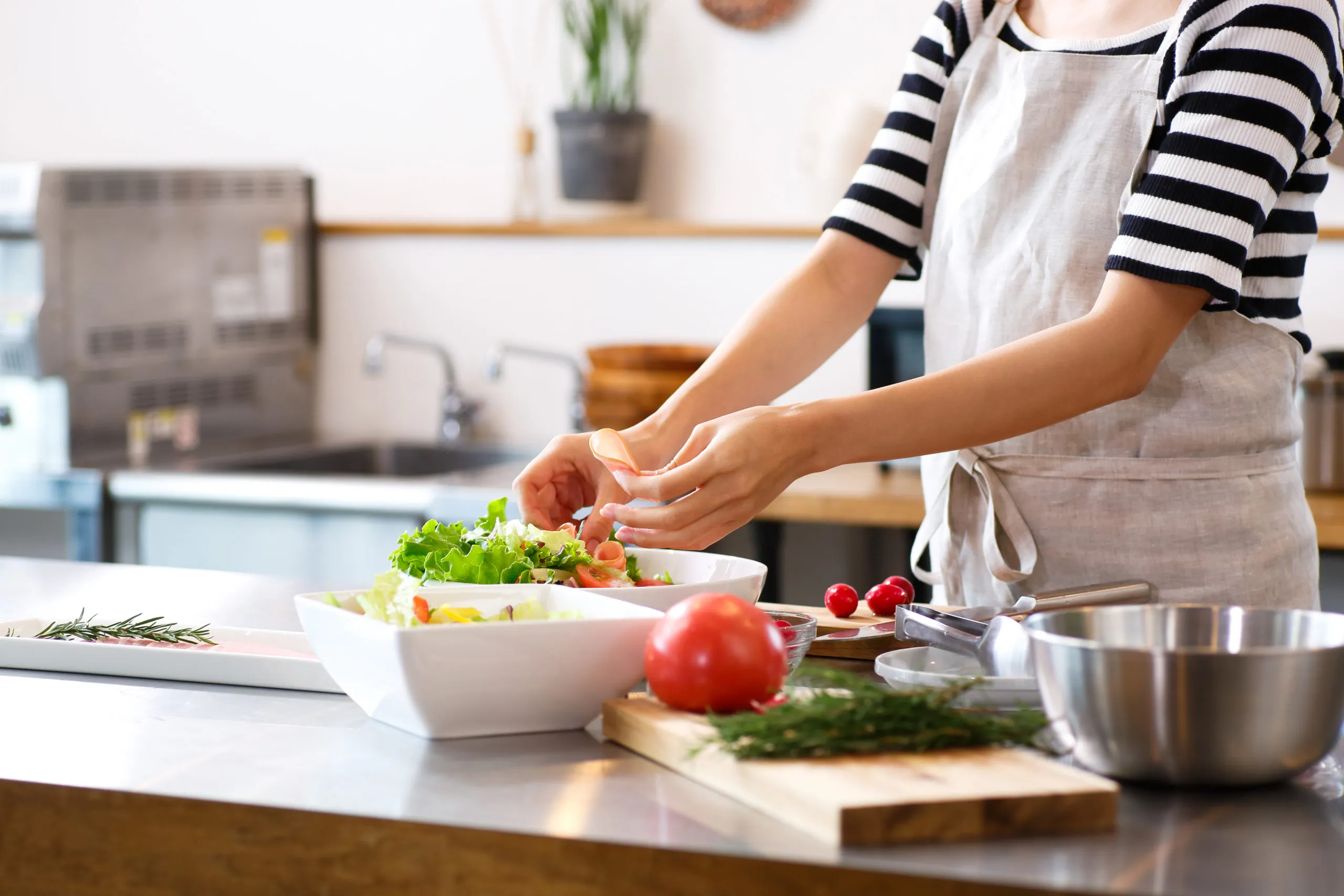 休校・テレワーク中の食事の支度にママが悲鳴！食事にこだわりすぎなくていいのでは？