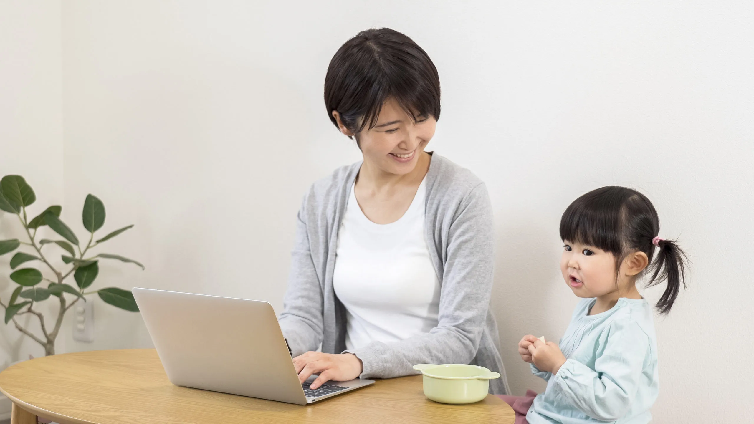 「乳児を抱えてテレワーク」会社も取引先も子育てはお互いさまと考えて乗り切ろう！