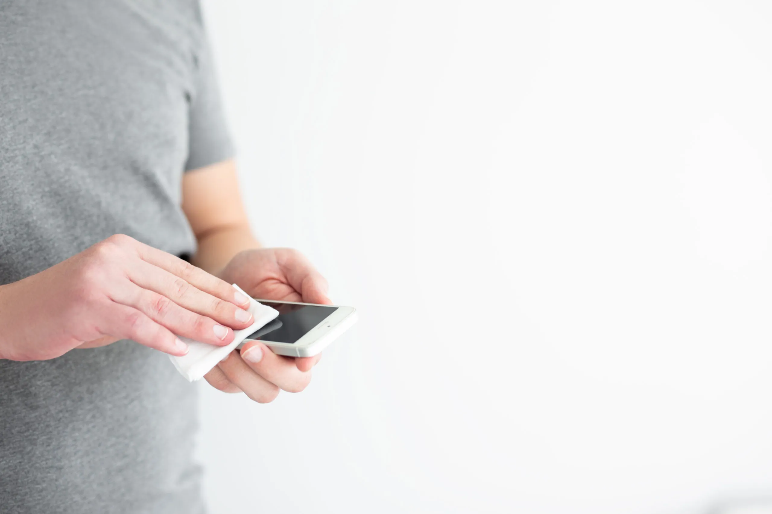 新型コロナウィルス対策におすすめの殺菌ボックス！スマホやマスク、ベビー用品の除菌に最適