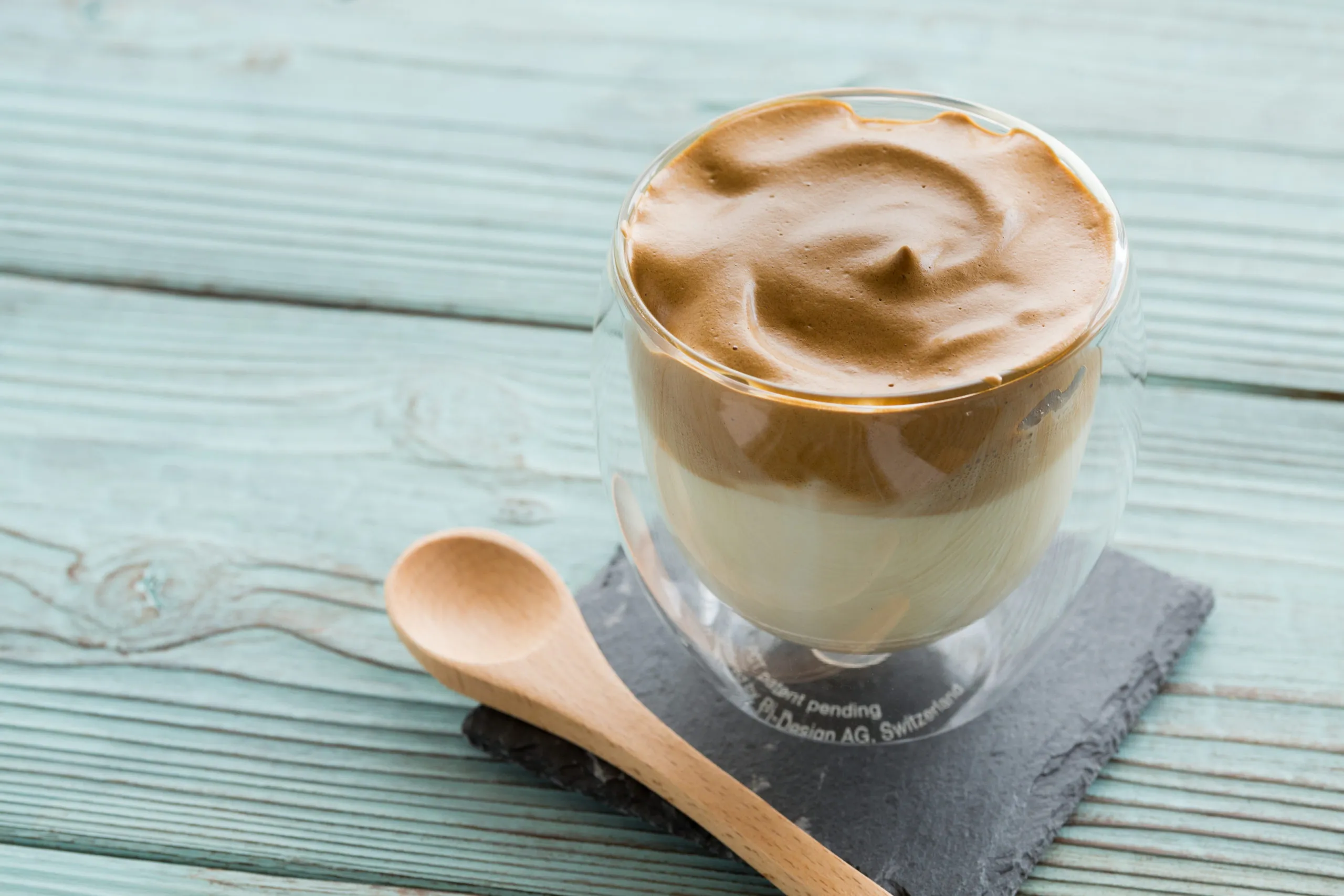 自粛中のおうちカフェ♡手軽に作れてインスタ映えする「ダルゴナコーヒー」が大人気！