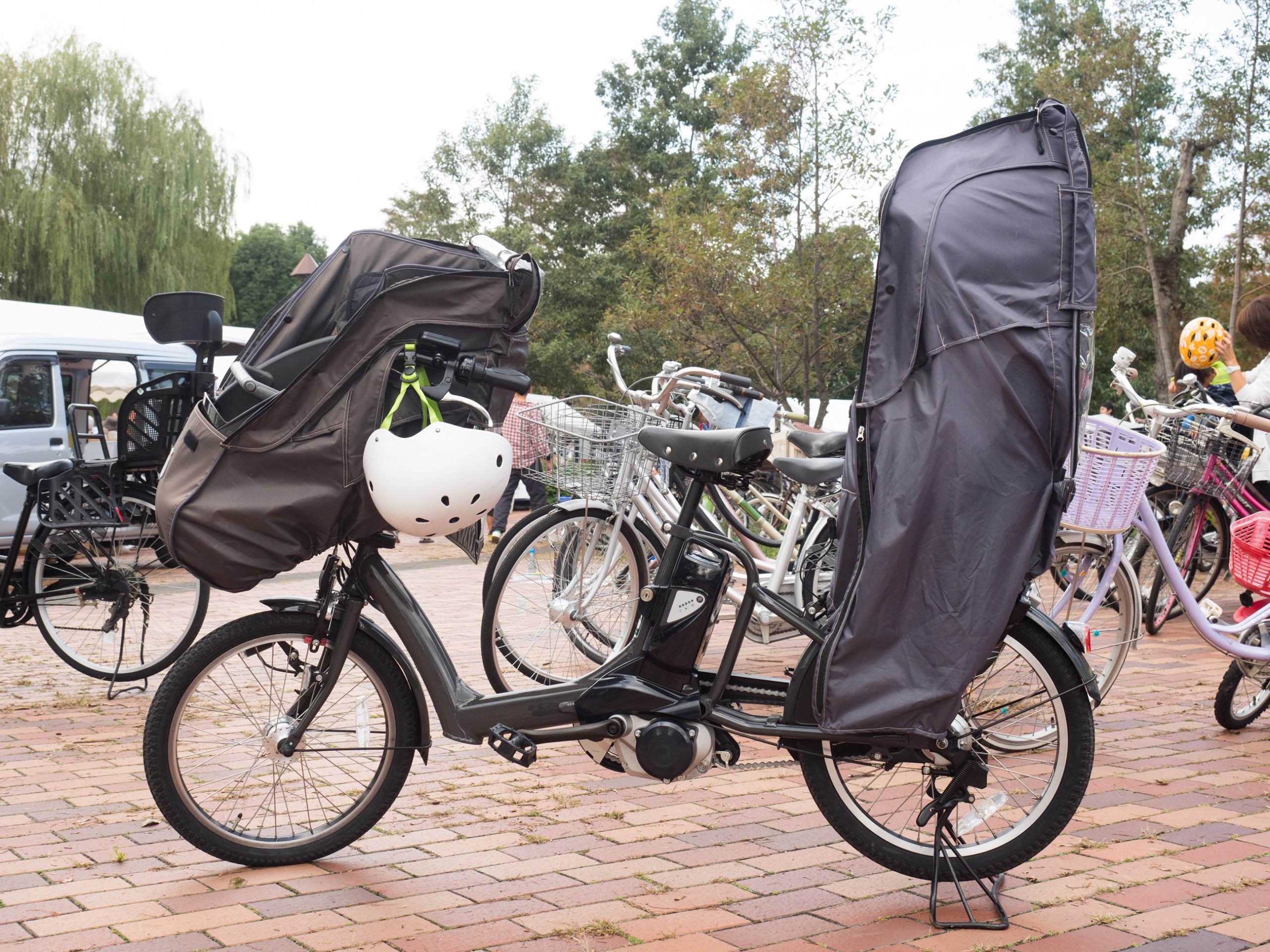 2022】梅雨を乗り切るおすすめの電動自転車レインカバー7選！ | おはママ