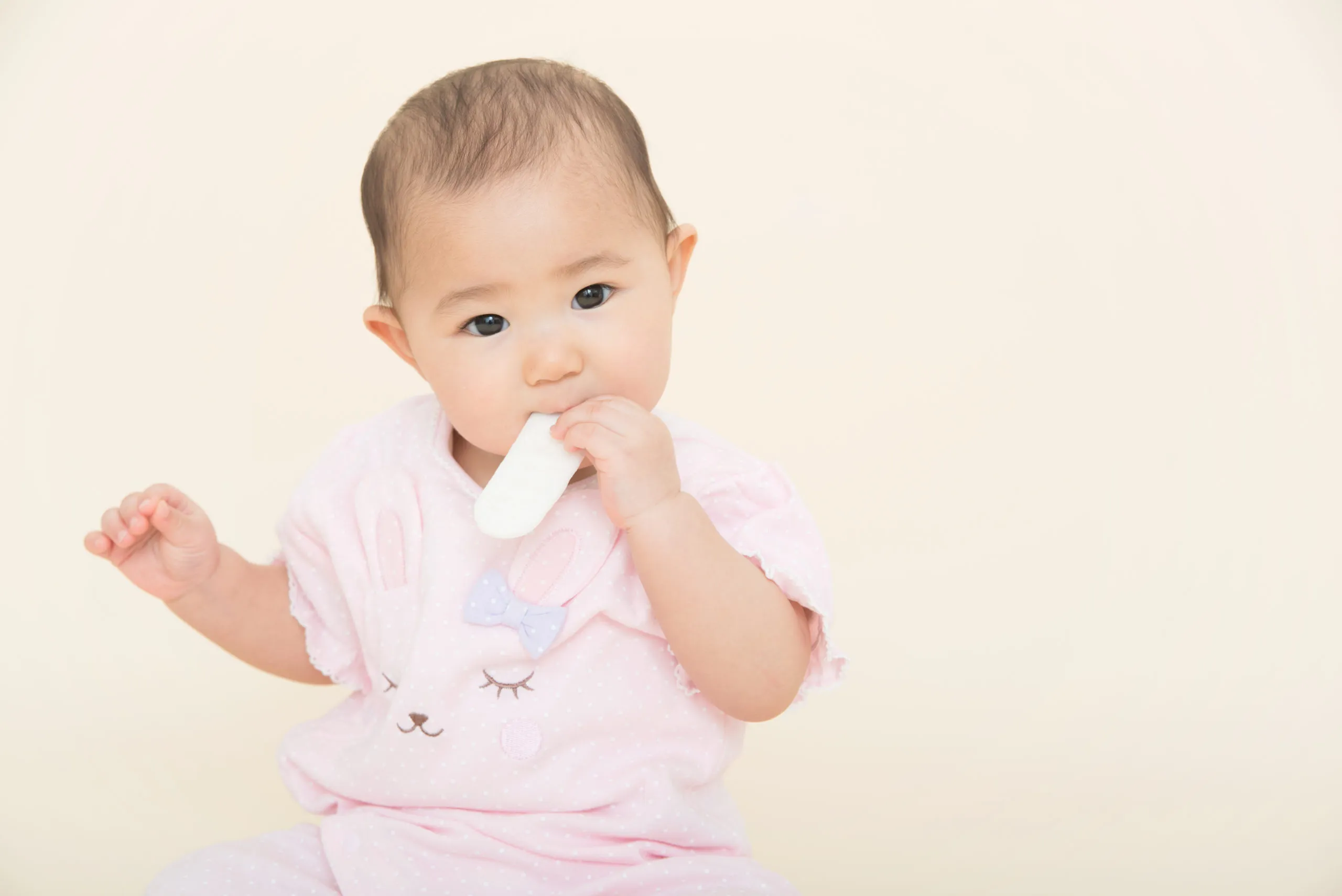 赤ちゃんにせんべいはいつから？おやつにあげたいベビーせんべいオススメ8選