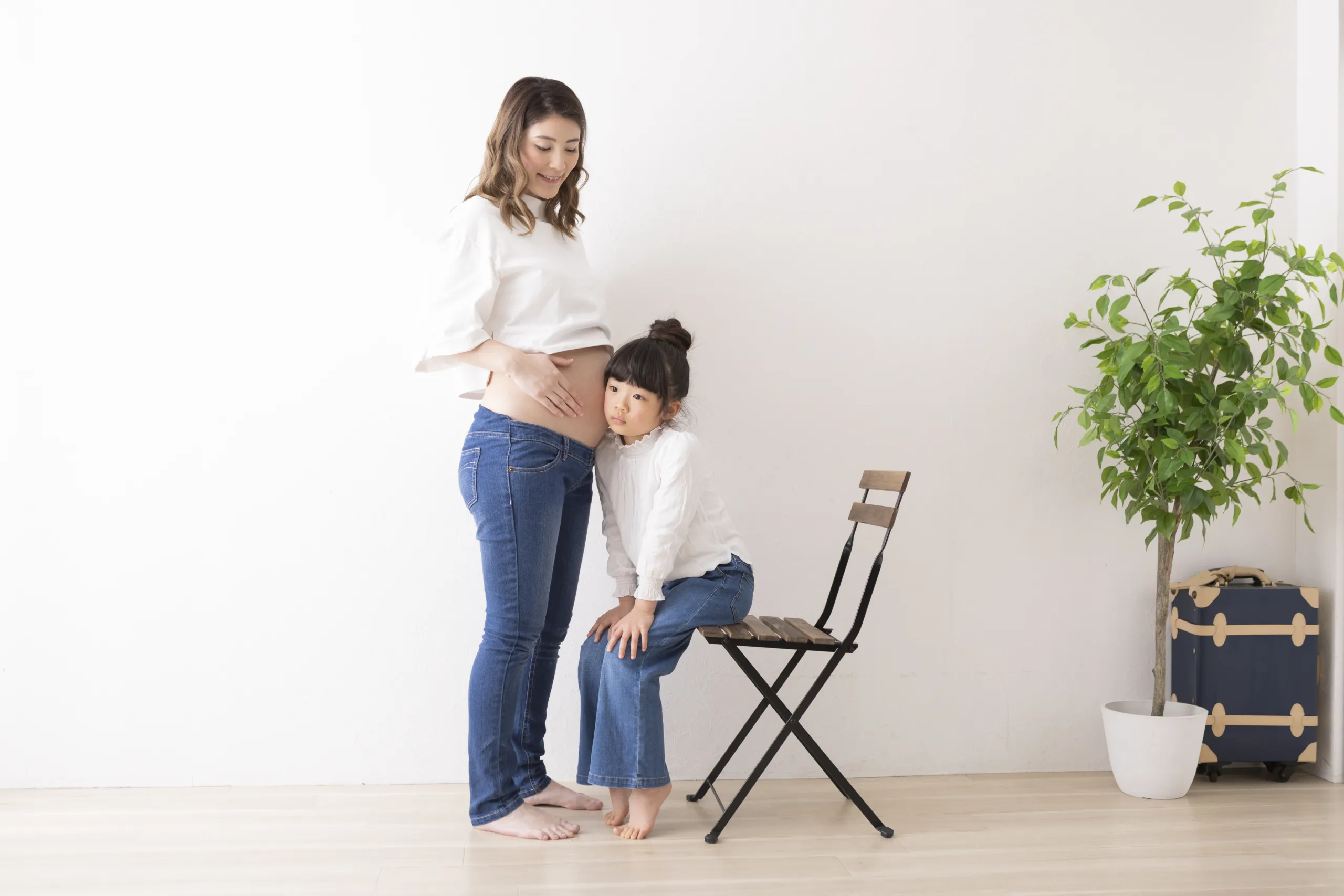 胎動はいつから？　どんな動きをするもの？　種類や回数をチェック【妊娠中期】