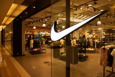 ママ・プレママに大人気のスニーカー★NIKEのゴーフライイーズ