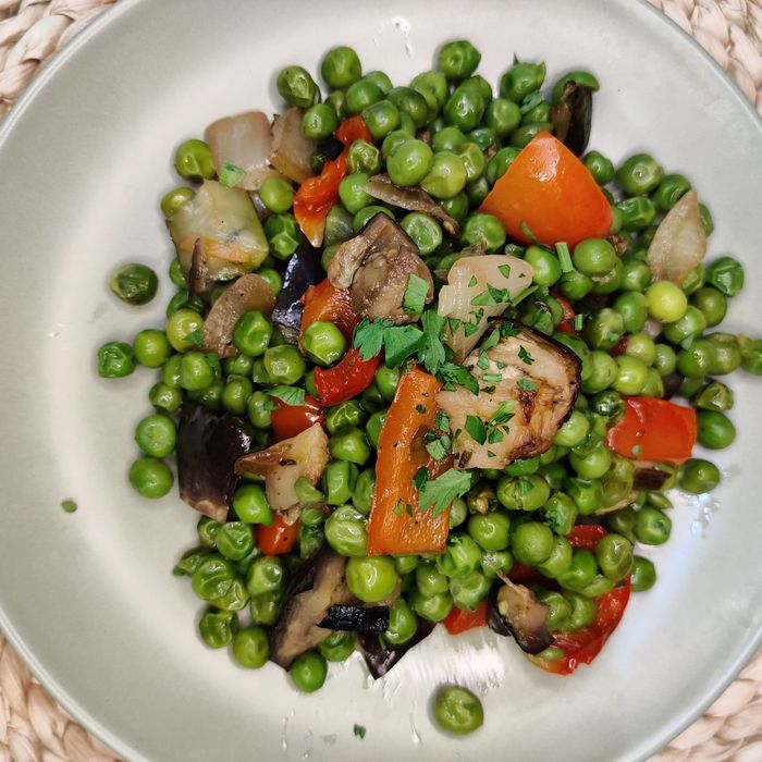 Peas with vegetables