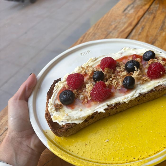 Mascarpone with red fruits