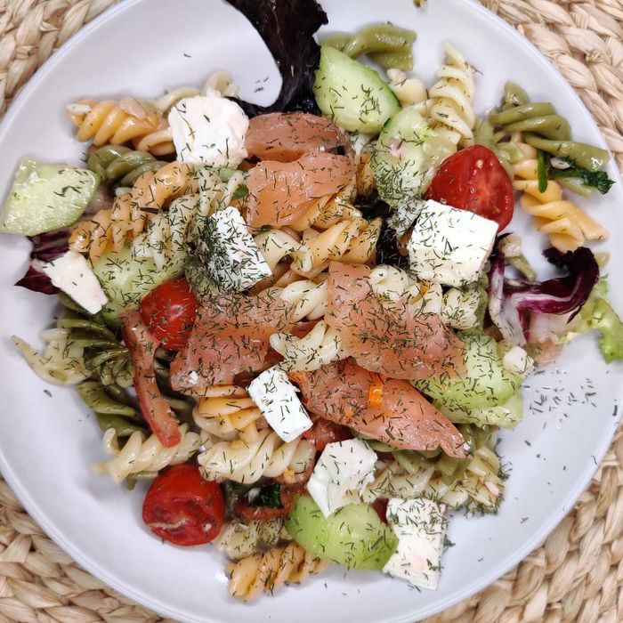 Amanida de pasta amb salmó
