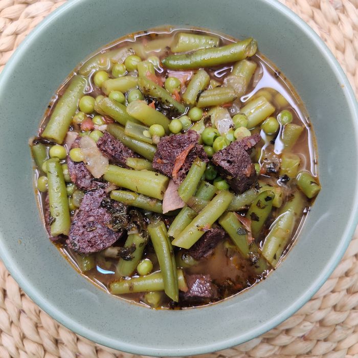 Peas with green bean and sausage