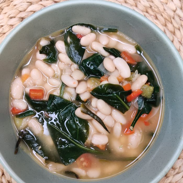 Stewed beans with carrot and spinach