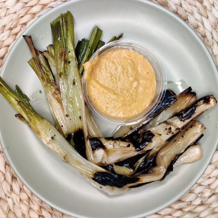 Calçots with romesco