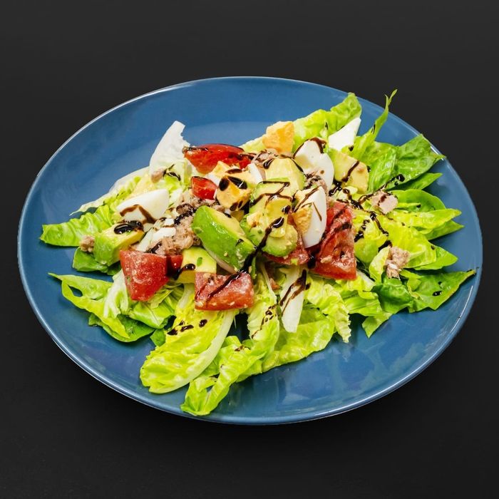 Tuna and baby spinach salad