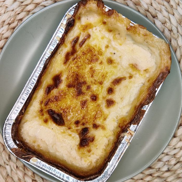 Fleisch-Cannelloni mit Bechamelsauce €/Stück