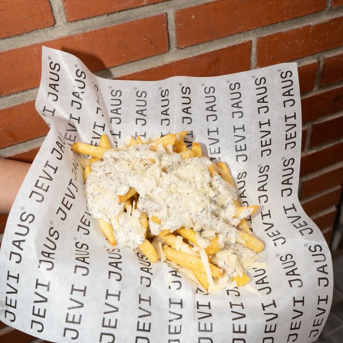  Patatas parmesano y trufa.