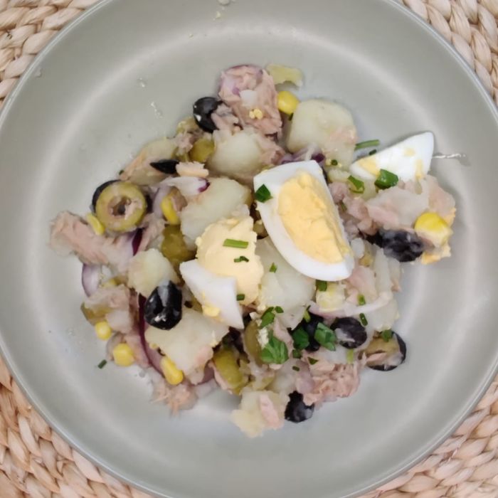 Amanida patata amb tonyina i ou dur