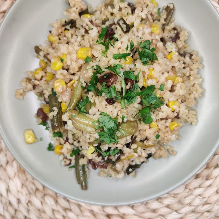 Organic bulgur with vegetables