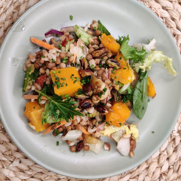 Wheat salad with lentils and pumpkin