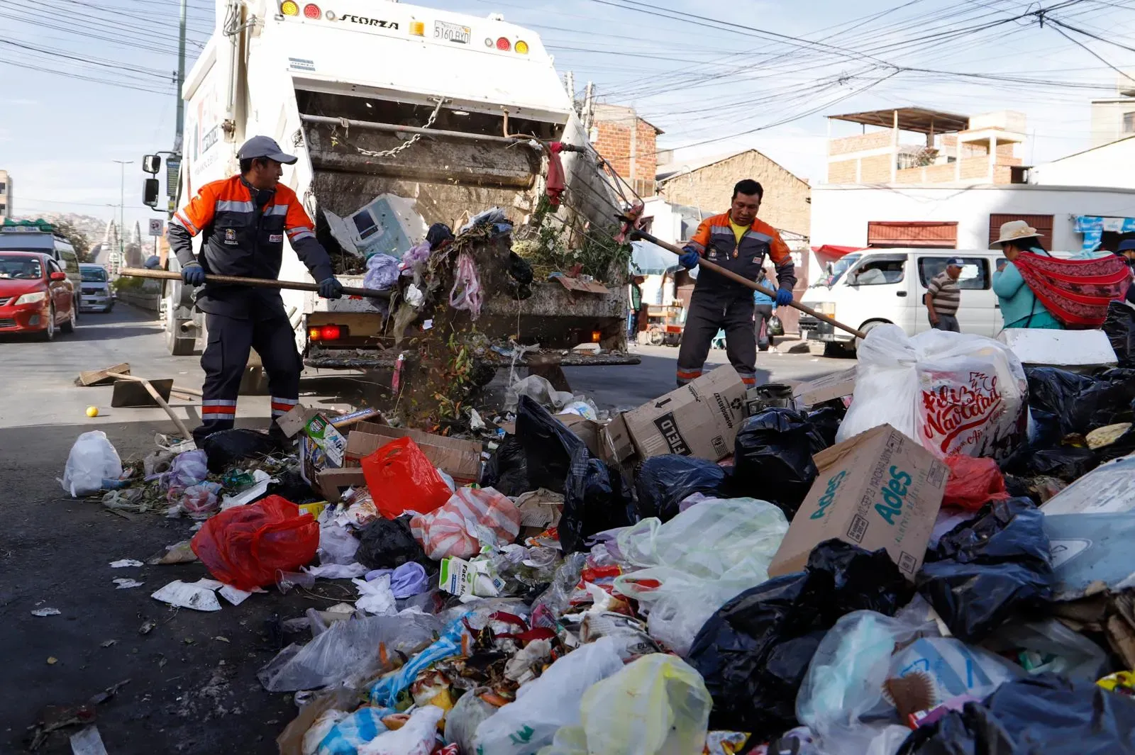 ANUNCIAN BLOQUEO DEL BOTADERO DE K'ARA K'ARA