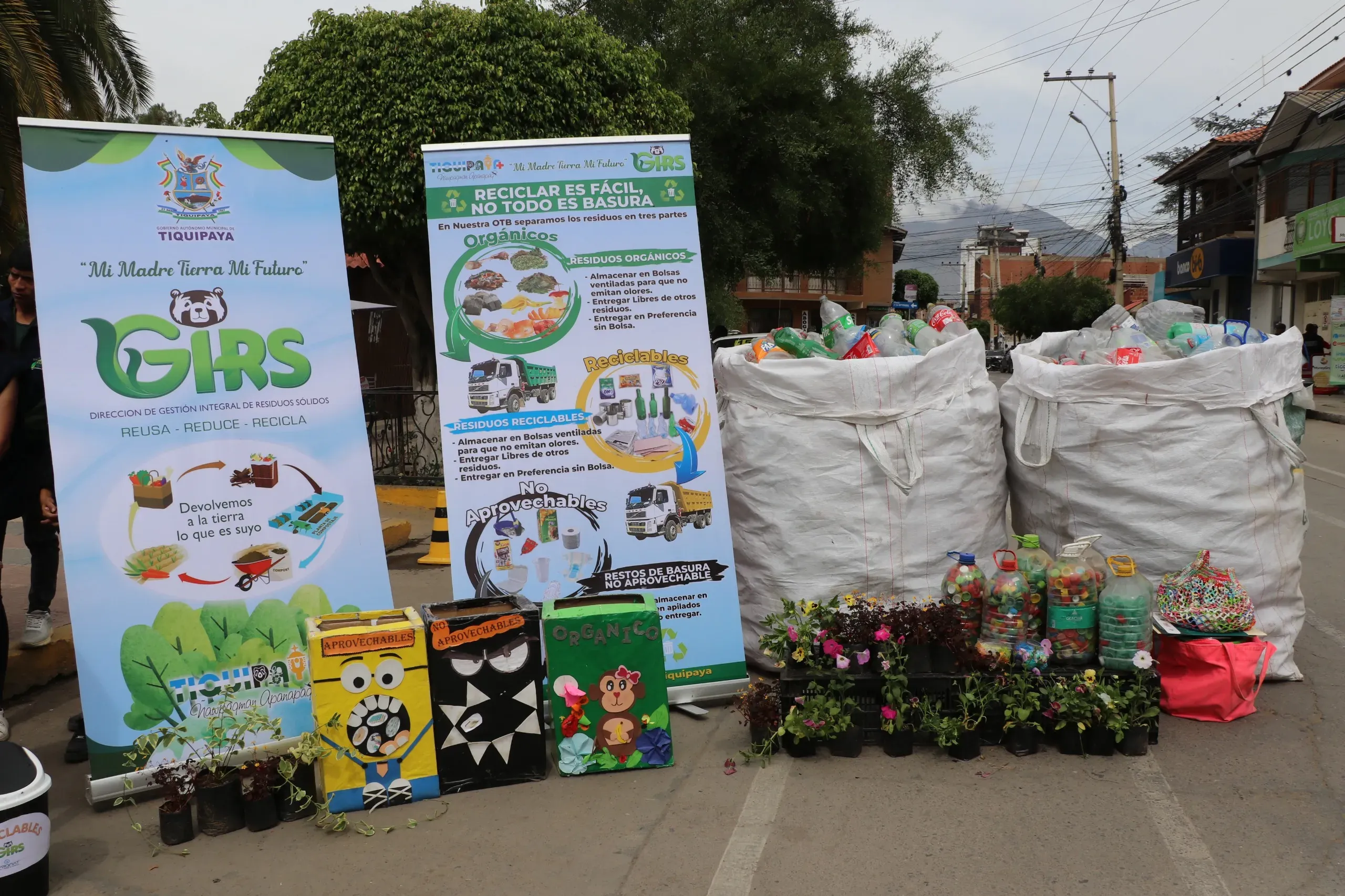 ESTUDIANTES DE TIQUIPAYA COLECTAN 10 TONELADAS DE RESIDUOS SÓLIDOS