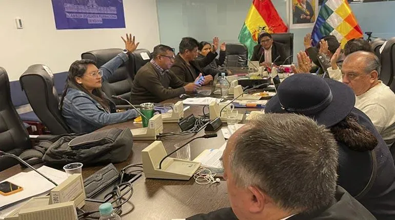 COMISIÓN DE PLANIFICACIÓN DE DIPUTADOS APRUEBA EN GRANDE PROYECTO DE LEY DEL PGE 2025