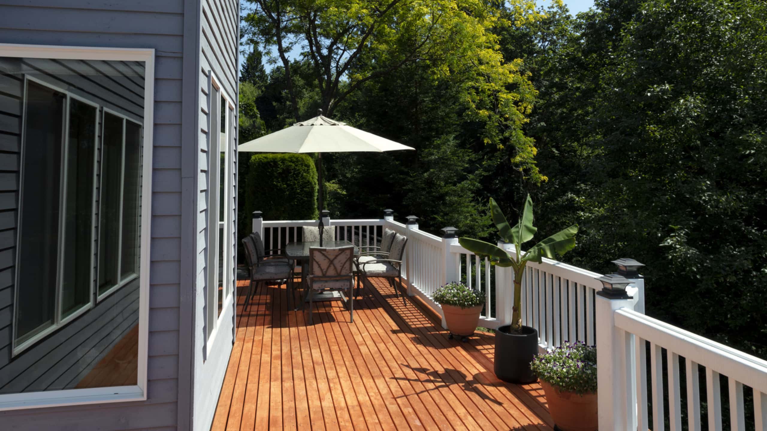 What is the Secret to Making Deck Staining Last