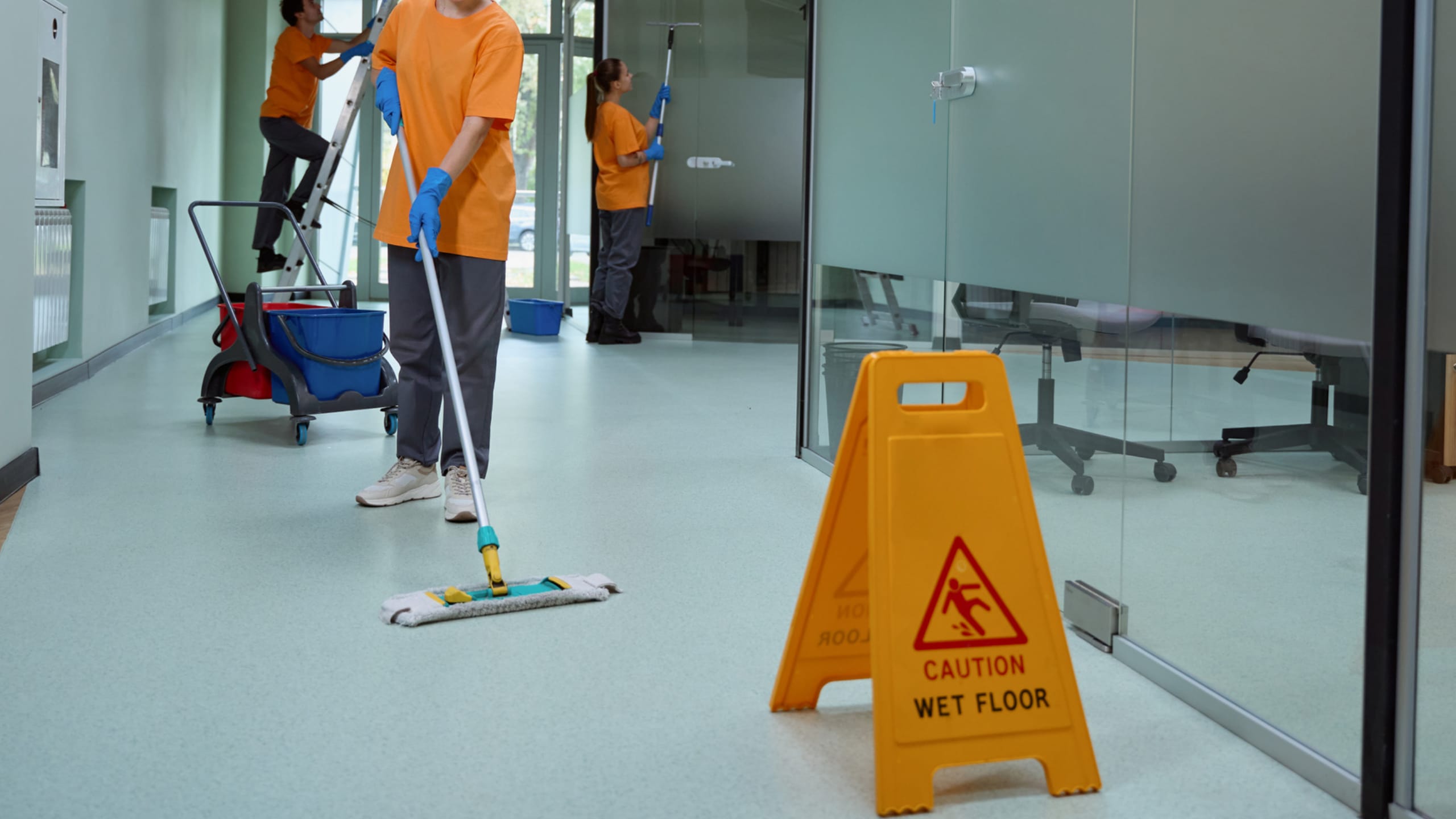 What are The Advantages of Hiring an Experienced Office Cleaner in Sydney? 