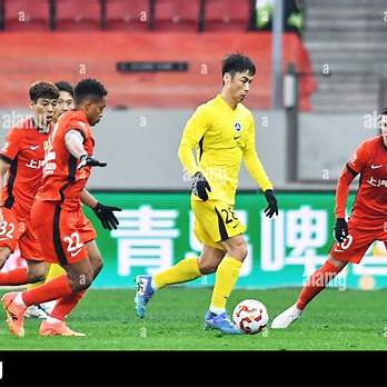 中超争冠格局：申花与海港“双城记”，国安紧追，赛程强度成暗线 - 图片1