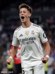 西甲战报｜皇马 2–1 马洛卡：先丢一球后1分钟连进两球，三度VAR吹掉仍逆转 - 图片1