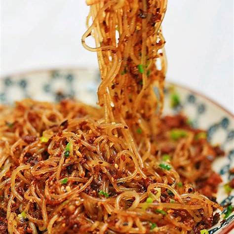 十分钟小厨｜蚂蚁上树（肉末粉丝）：咸香入味，越拌越香 - 图片2