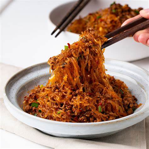 十分钟小厨｜蚂蚁上树（肉末粉丝）：咸香入味，越拌越香 - 图片1