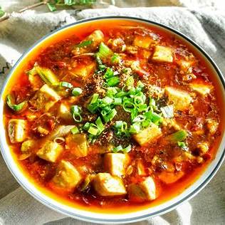 十分钟小厨｜麻婆豆腐（家常少油快手版）：麻辣鲜香、滑嫩入味 - 图片1