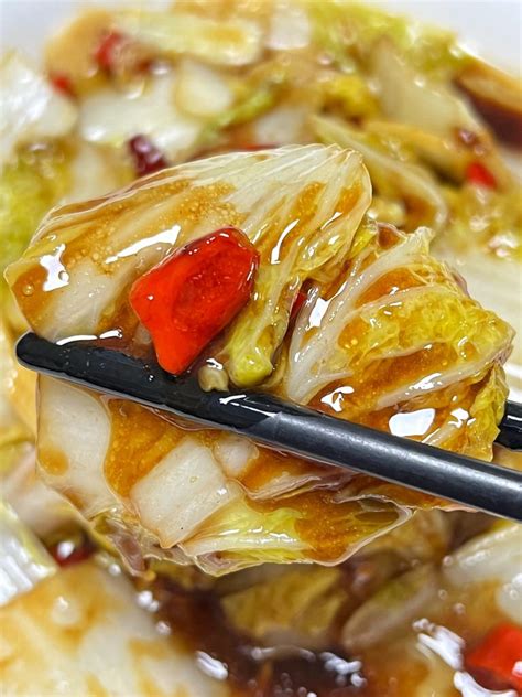 十分钟小厨｜醋溜白菜（脆爽酸香版）：先帮后叶、沿边下醋更够味 - 图片1