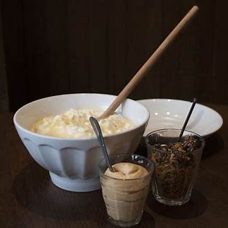 勺筷之间｜Chez L’Ami Jean 测评：一碗“神级米饭布丁”，与巴黎最吵闹的好胃口 - 图片1