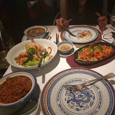 勺筷之间｜Chez Ly（香街店）  片皮鸭的“仪式感” vs 点菜的“确定性”，人均 50–90€ 怎么吃最稳？ - 图片1