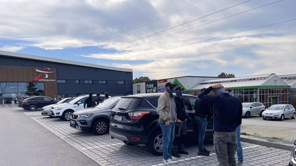 【突发】诺曼底失踪3岁女童奇迹获救：警方跨省追踪，父亲与同伙落网 - 封面图