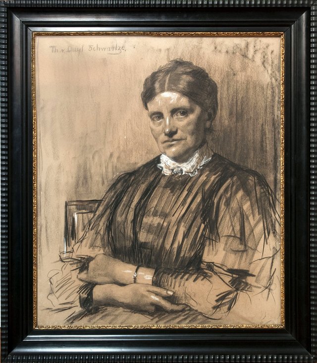 Portret "Mevr. Christine Friederike van Heek - Meier" houtskool op papier door Thérese van Duyl-Schwartze, begin 1900 by Thérèse Schwartze