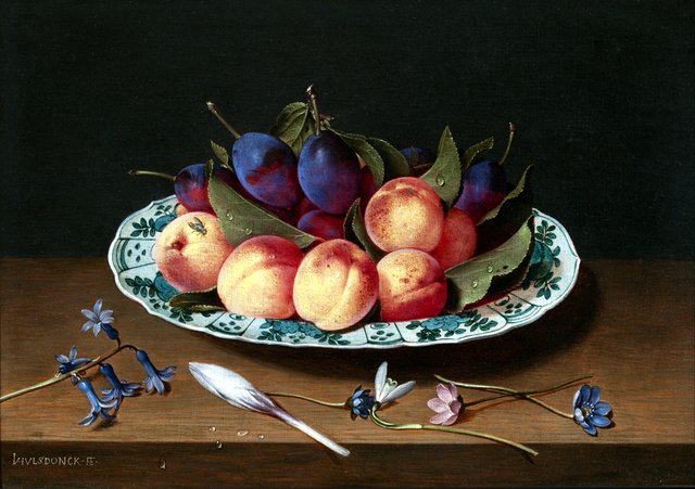 Nectarines and plums in a Wan Li dish by Jacob van Hulsdonck