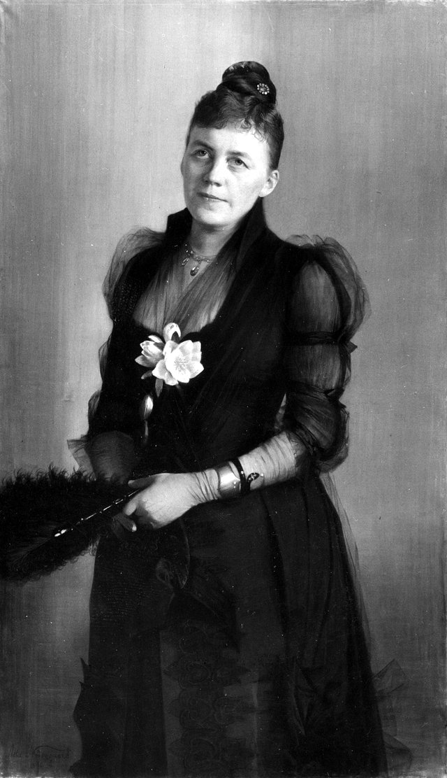 Portrait of Hanna Andresen Butenschøn (b. Døderlein), pseudonym Helene Dickmar by Asta Nørregaard